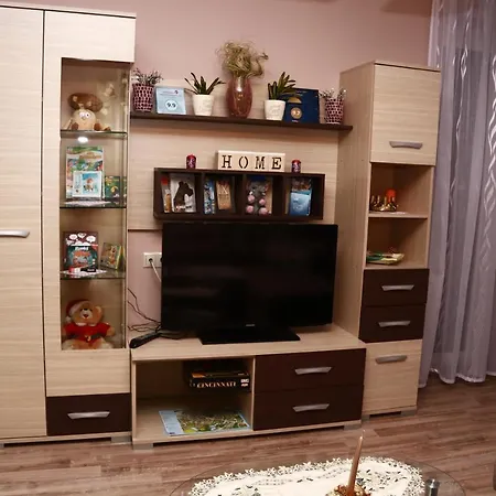Ametiszt Apartman شقة