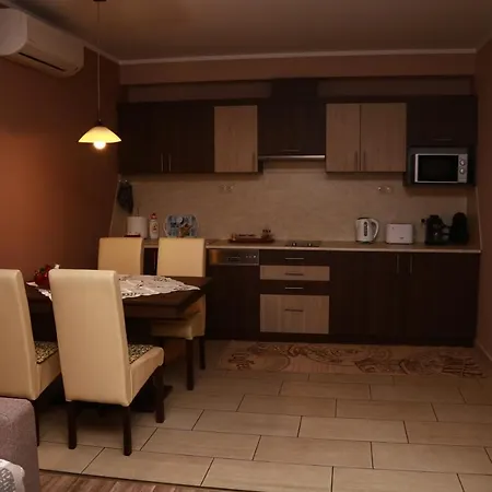 شقة Ametiszt Apartman *